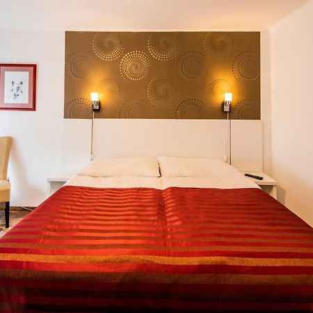 Riviera Rooms Vendegszobak Mosonmagyaróvár Zewnętrze zdjęcie