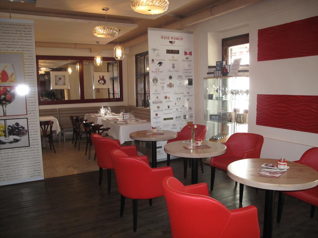Riviera Rooms Vendegszobak Mosonmagyaróvár Zewnętrze zdjęcie
