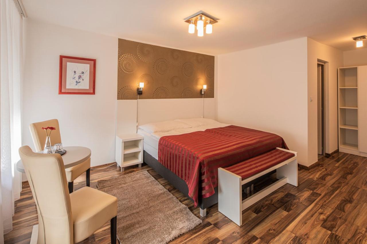 Riviera Rooms Vendegszobak Mosonmagyaróvár Zewnętrze zdjęcie